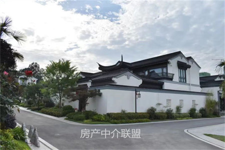 江南府邸3室2厅1卫62万110m2简单装修出售