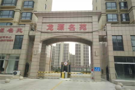 宝龙庄园，113平套三，带附房，距离龙城今，出门就是龙源双语