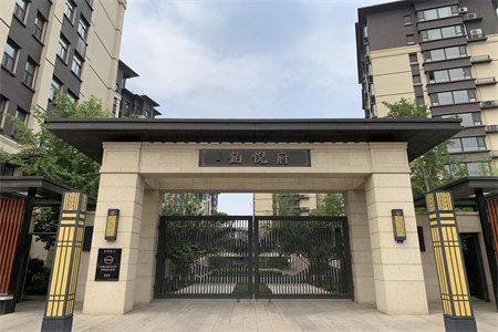 城东恒益园3室2厅2卫135m2毛坯房